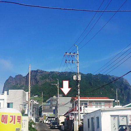 Seongsan Ilchulbong Pension Чеджудо Экстерьер фото