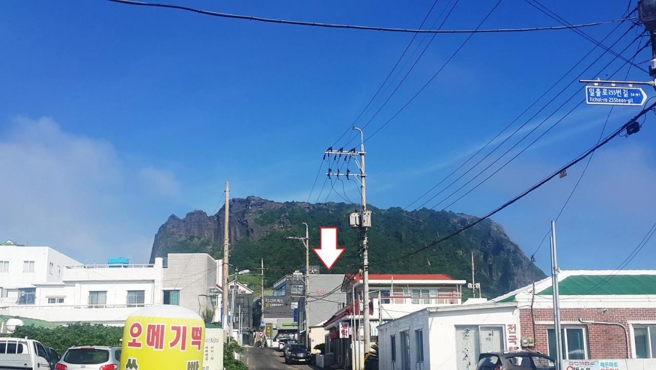 Seongsan Ilchulbong Pension Чеджудо Экстерьер фото